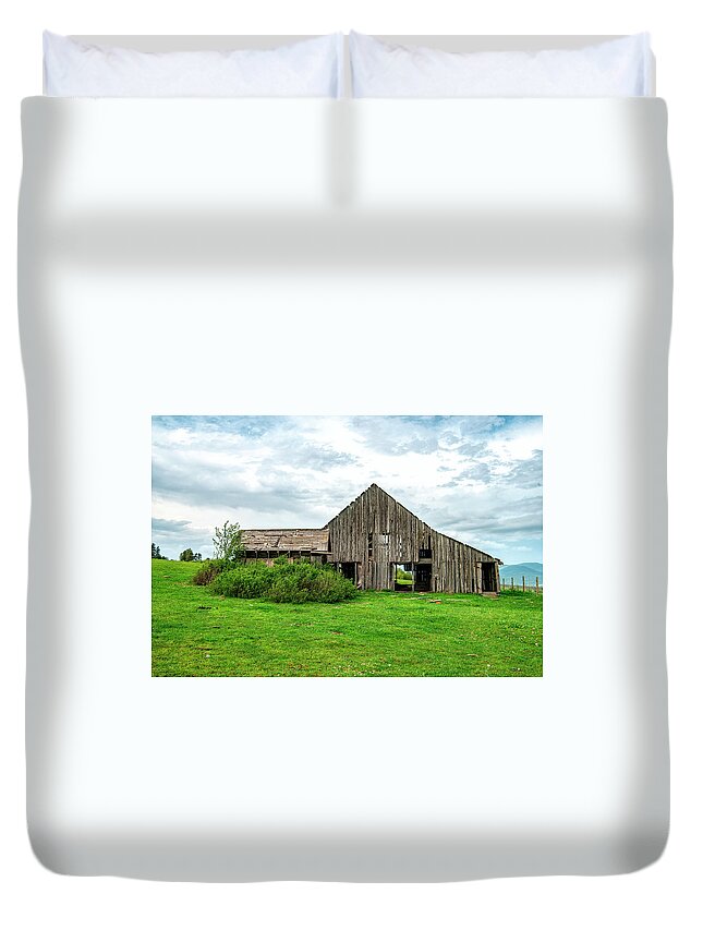 Barn Duvet Cover featuring the photograph The Barn No More by Pamela Dunn-Parrish