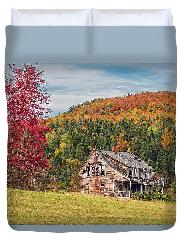 New Hampshire Duvet Cover featuring the photograph The Old Farmhouse - Pittsburg, NH October 2022 #3 by John Rowe