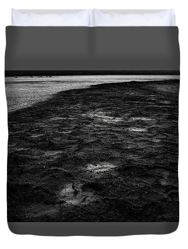 Mojave Desert Duvet Cover featuring the photograph The Parched Earth by Mark Gomez