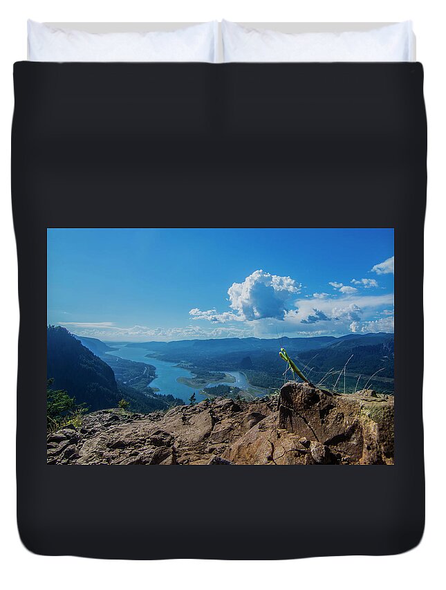 Animal Duvet Cover featuring the photograph The Praying Mantis of Munra Point by Pelo Blanco Photo