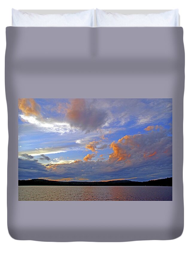 Sunset Duvet Cover featuring the photograph The Sky is a Painting by Lynda Lehmann