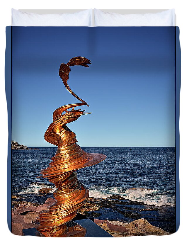 Sculpture By The Sea 2019 Duvet Cover featuring the photograph The Statue of Mad Liberty by Wang Kaifang by Andrei SKY