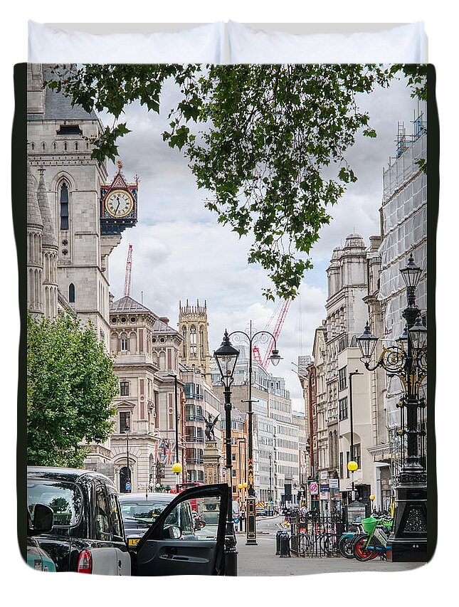 Strandtaxirank Duvet Cover featuring the photograph The Strand Taxi Rank by Raymond Hill