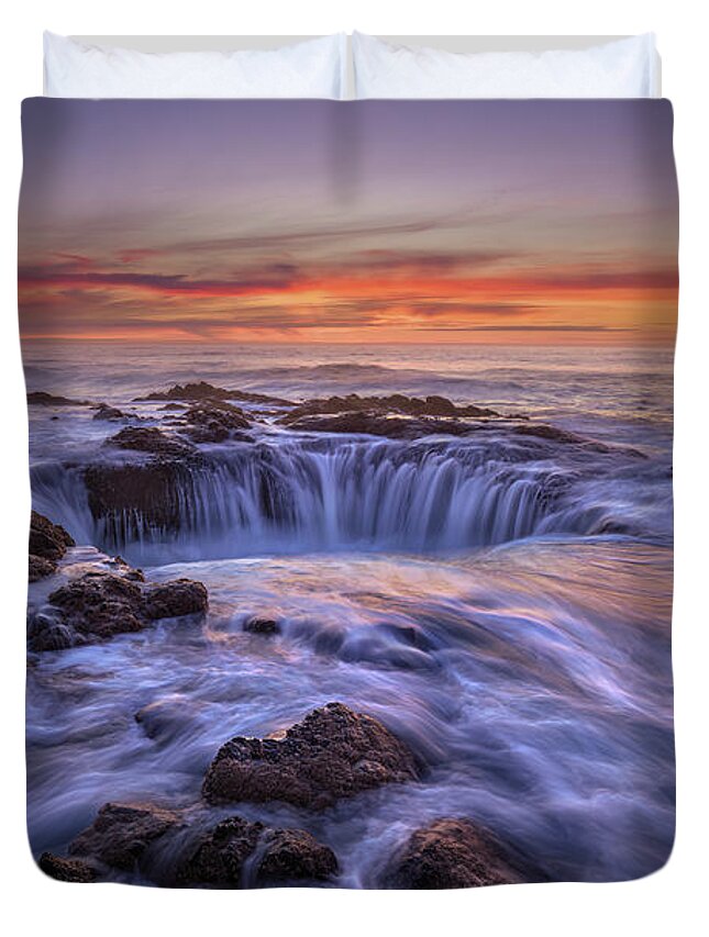 Oregon Coast Duvet Cover featuring the photograph Thor's Well At Sunset by Chris Steele