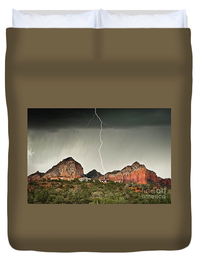 Igntning Duvet Cover featuring the photograph Thunder Mountain Lightning 1110 by Kenneth Johnson