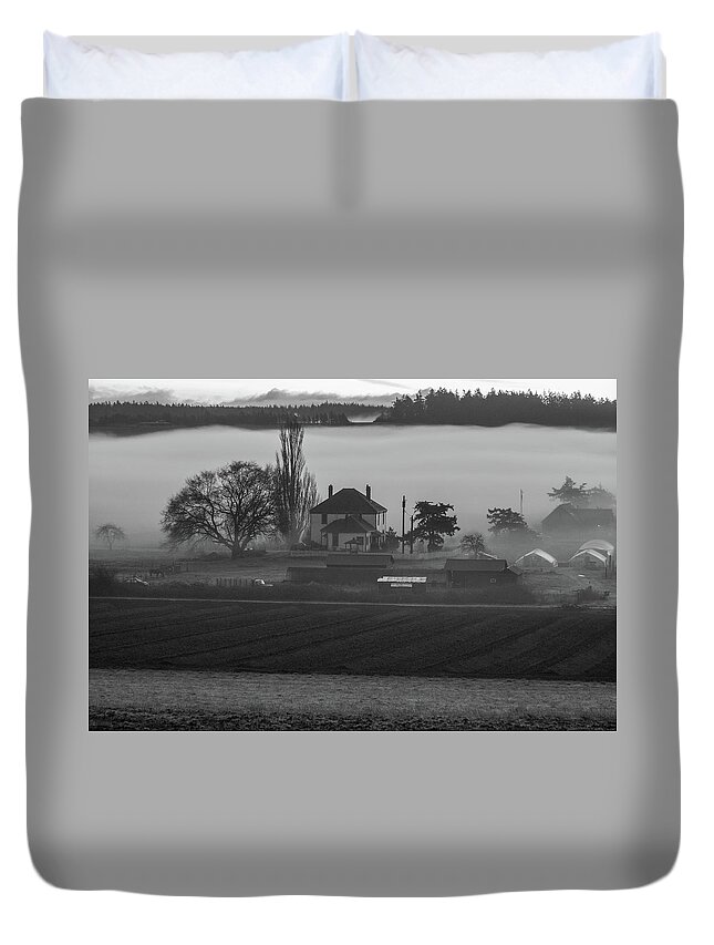 Praire Duvet Cover featuring the photograph Time Stops by Leslie Struxness