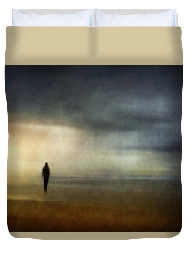 Landscape Duvet Cover featuring the photograph Towards the Light by Grant Galbraith