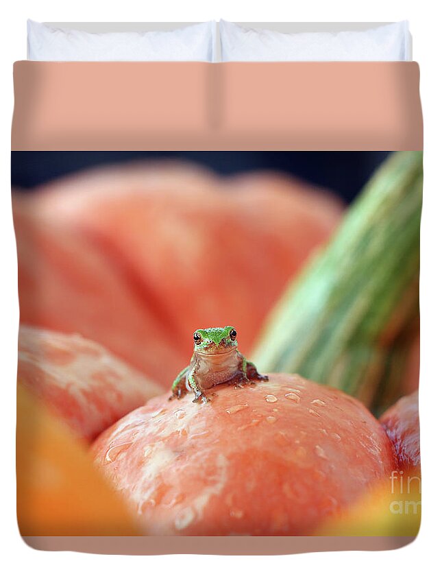 Tree Frog Duvet Cover featuring the photograph Tree Frog 4638 by Jack Schultz