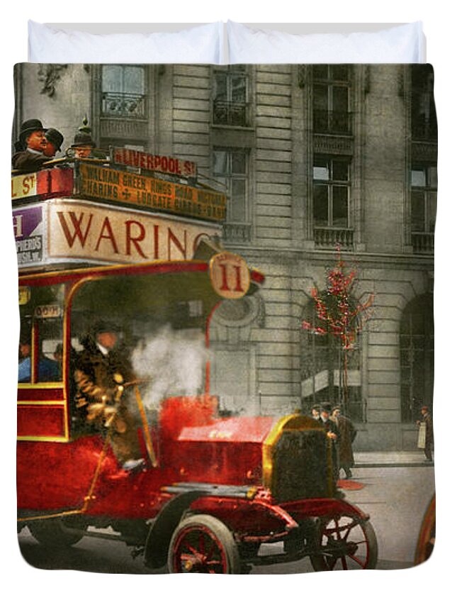 London Duvet Cover featuring the photograph Truck - Bus - The London motor bus 1915 by Mike Savad