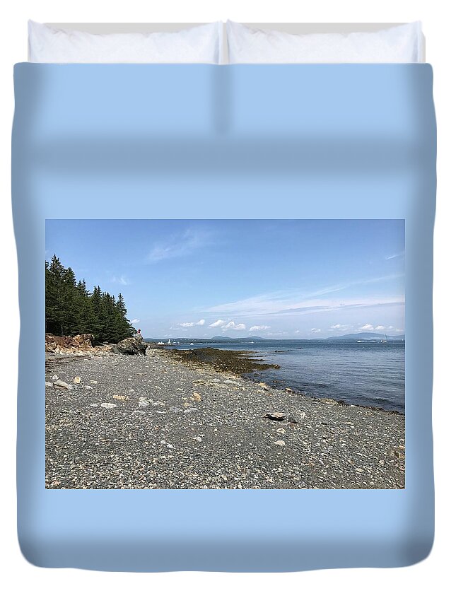 Tree Duvet Cover featuring the photograph Turns to Blue by Lee Darnell