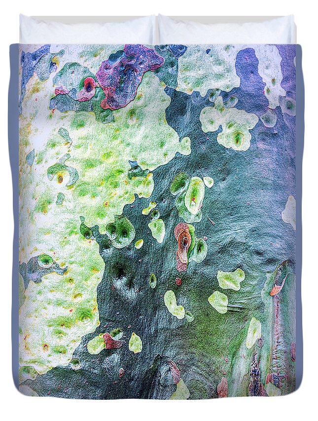 Abstract Duvet Cover featuring the photograph Up a Gum Tree 4 by Elaine Teague