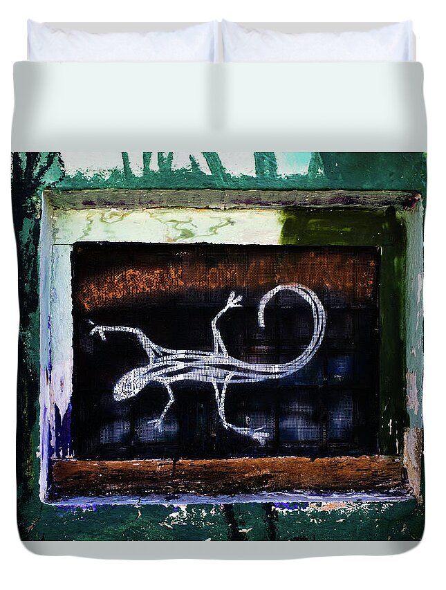 Gecko Duvet Cover featuring the photograph Urban Gecko by Gary Browne
