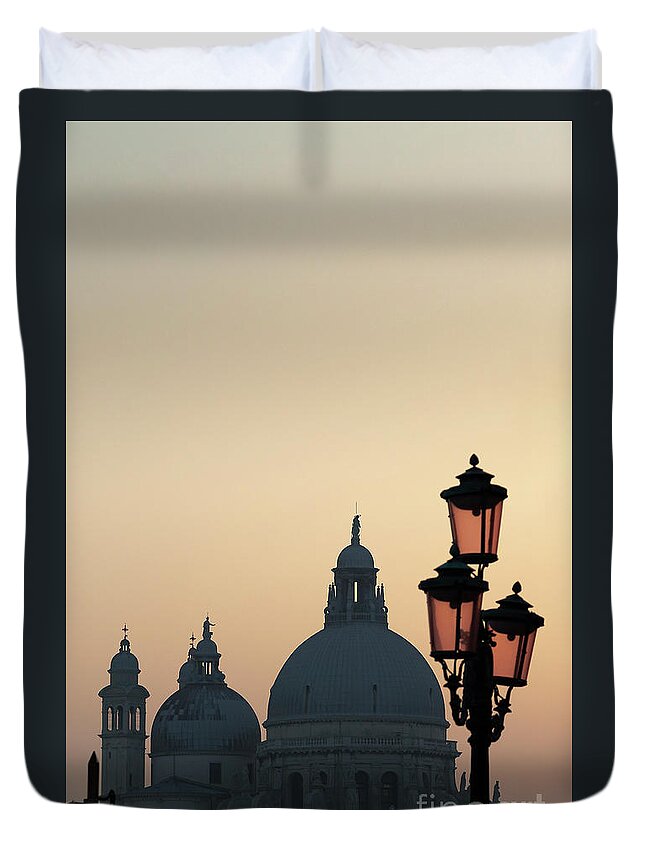 Italy Duvet Cover featuring the photograph Venince in the Evening by Andy Myatt