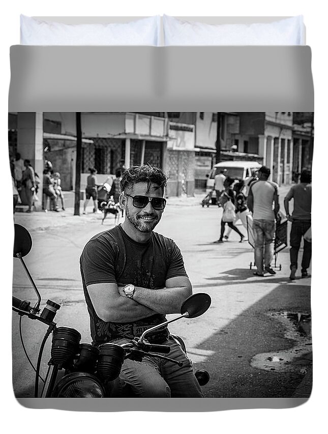 Regla Duvet Cover featuring the photograph Waiting to Ride by Paul Bartell