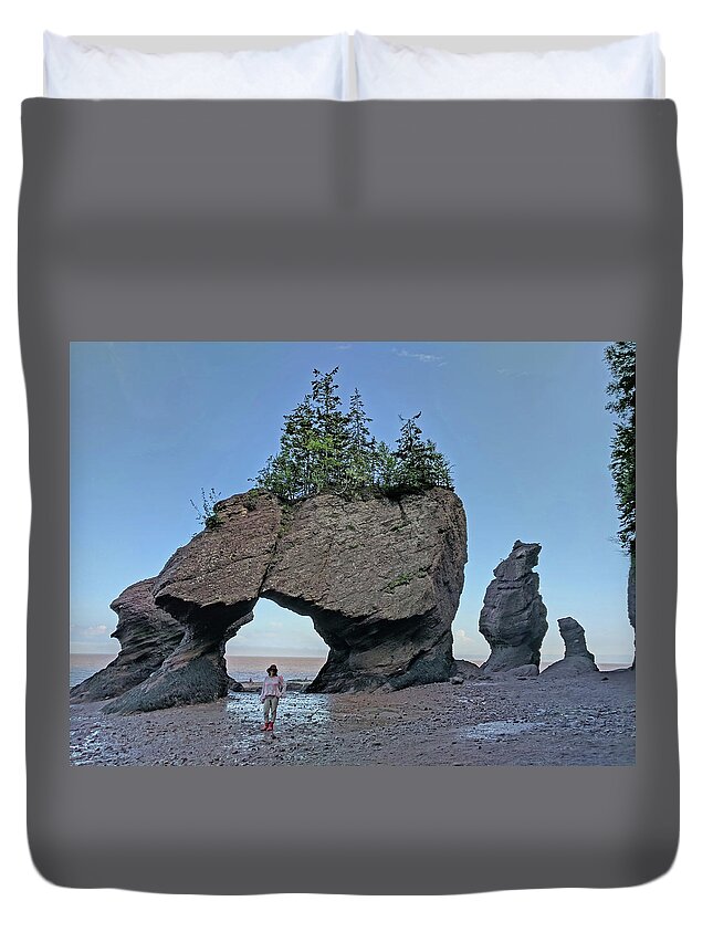 Hopewell Rocks Duvet Cover featuring the photograph Walking on the ocean floor by Yvonne Jasinski