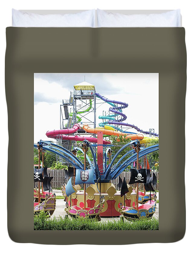 Ohio Duvet Cover featuring the photograph Water Fun by Stewart Helberg