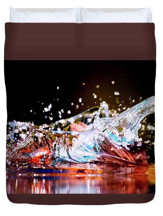 Water Duvet Cover featuring the photograph Water Splash 2 by Patricia Piotrak