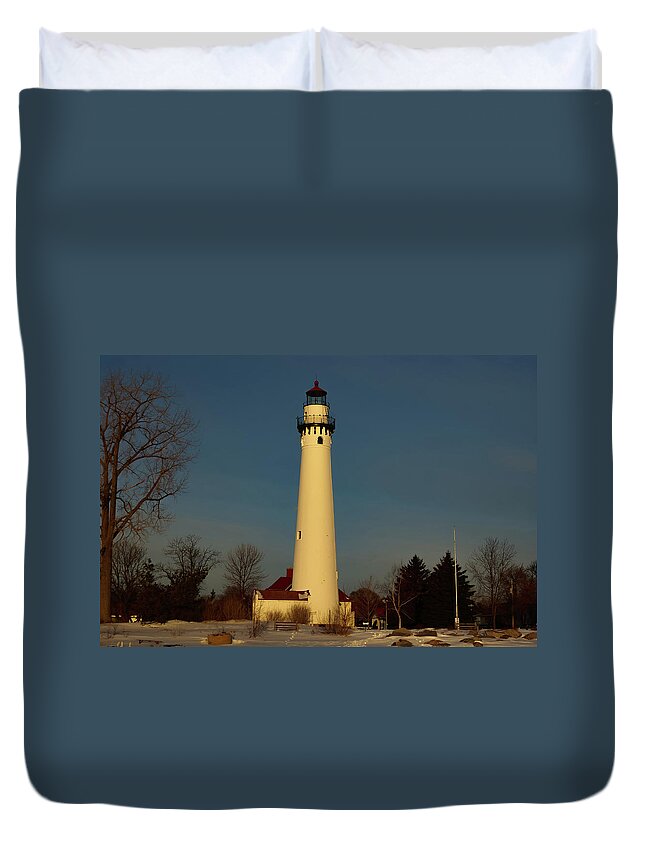 Wind Point Lighthouse Duvet Cover featuring the photograph Wind Point Light at Sunrise by Deb Beausoleil