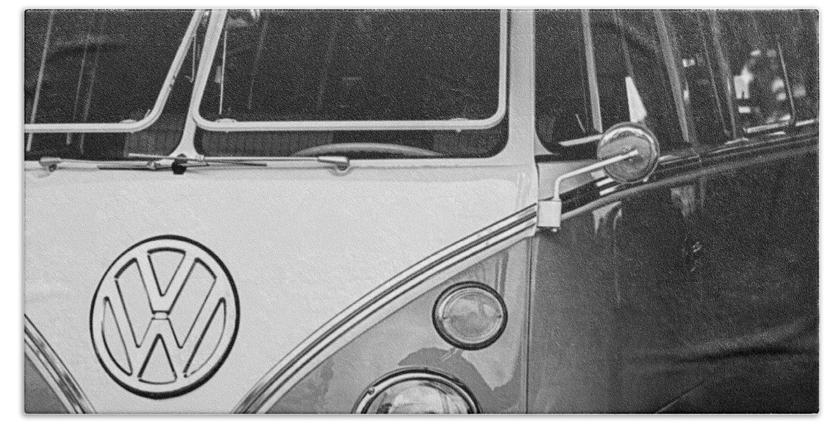 1964 Volkswagen Vw Samba 21 Window Bus Hand Towel featuring the photograph 1964 Volkswagen VW Samba 21 Window Bus by Jill Reger