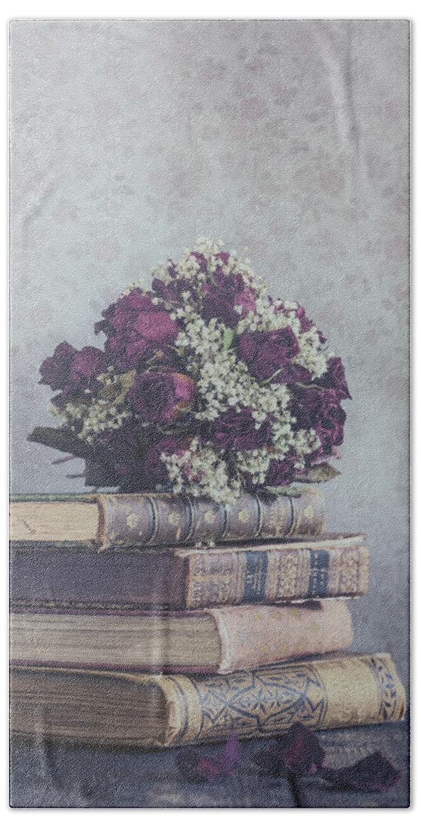 Book Bath Towel featuring the photograph Bridal Bouquet #1 by Joana Kruse