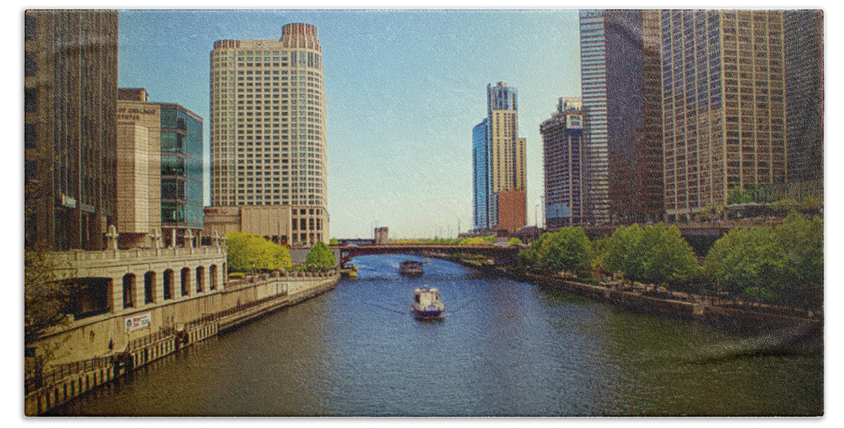 Chicago Bath Towel featuring the photograph Chicago River #2 by Milena Ilieva