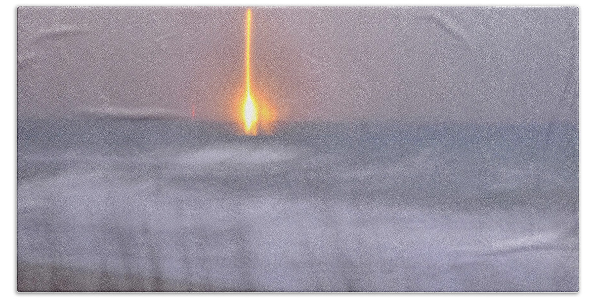 Astronomy Bath Towel featuring the photograph Delta Iv-heavy Launch Vehicle Taking Off #1 by Science Source