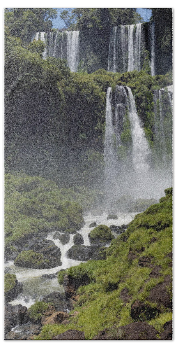534256 Bath Towel featuring the photograph Devils Throat At Iguacu Falls Argentina #1 by Hiroya Minakuchi