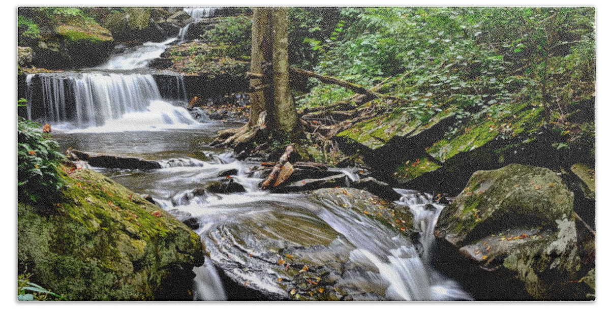 Waterfall Bath Towel featuring the photograph Ozone Falls #1 by Frozen in Time Fine Art Photography