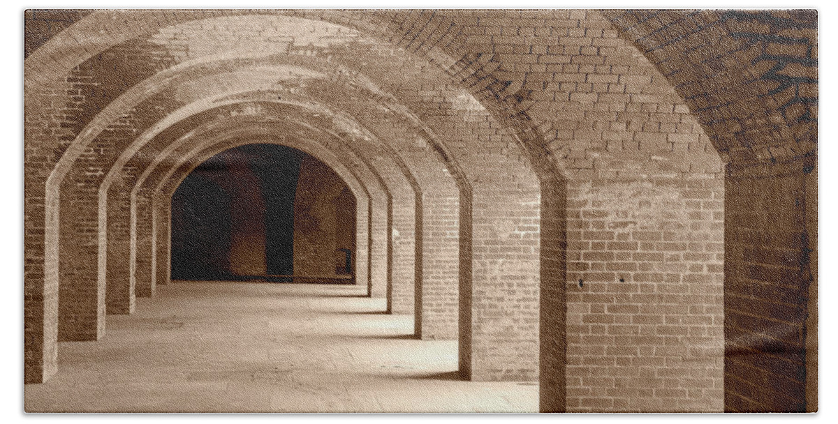 Landscape Bath Towel featuring the photograph Fort Point Arches #1 by Jonathan Nguyen