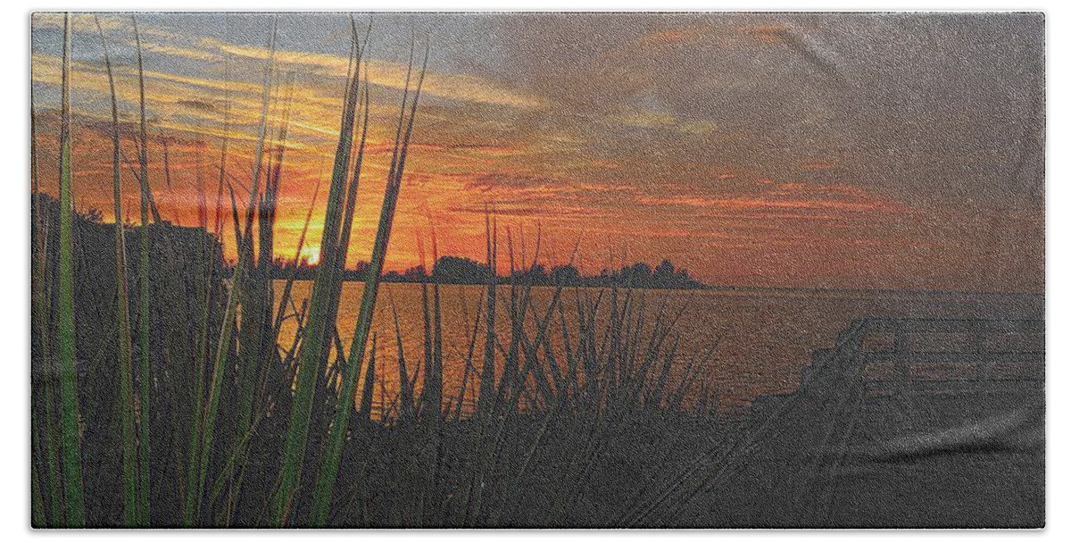 Florida Bath Towel featuring the drawing Golden Christmas Sunset #1 by Richard Zentner