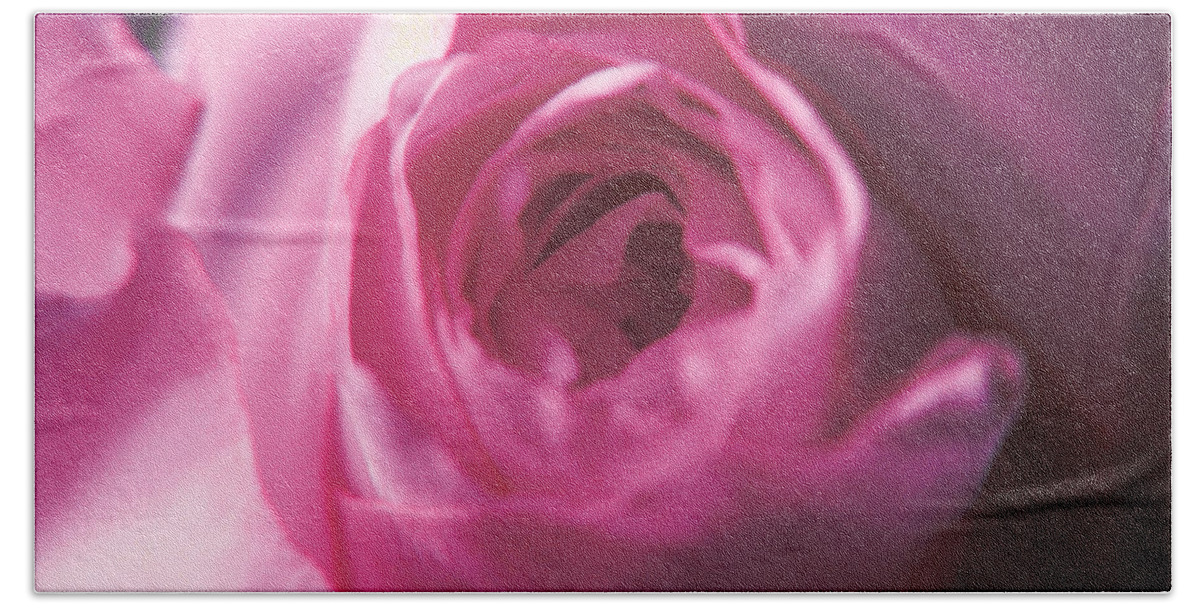 Flower Bath Towel featuring the photograph Lwv10042 #1 by Lee Winter