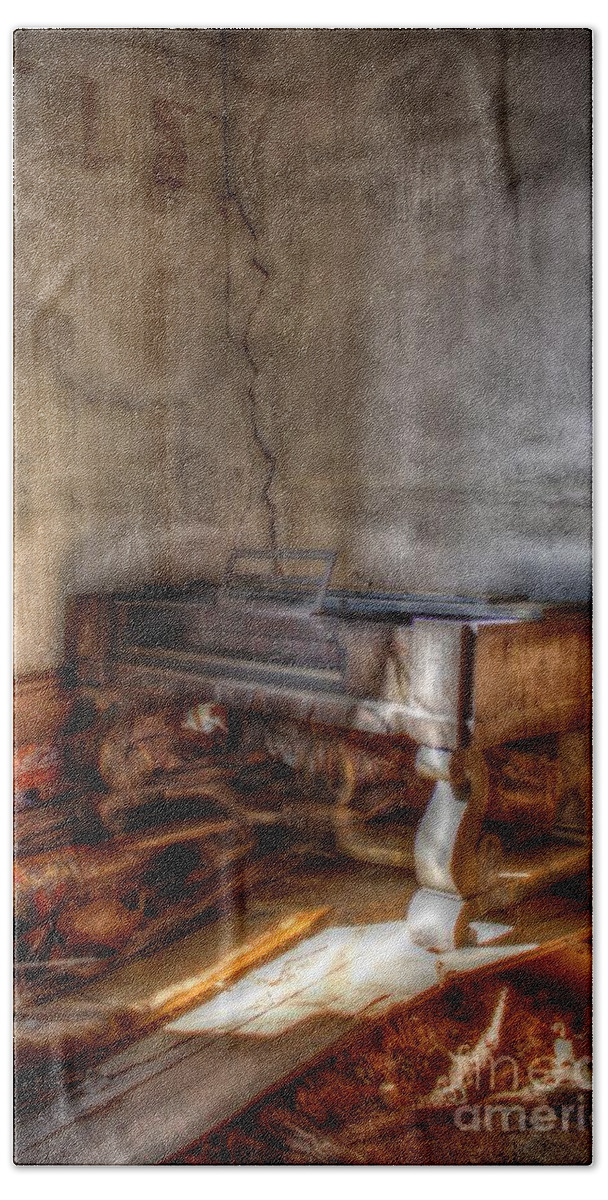 House Bath Towel featuring the digital art Silenced Song #1 by Dan Stone