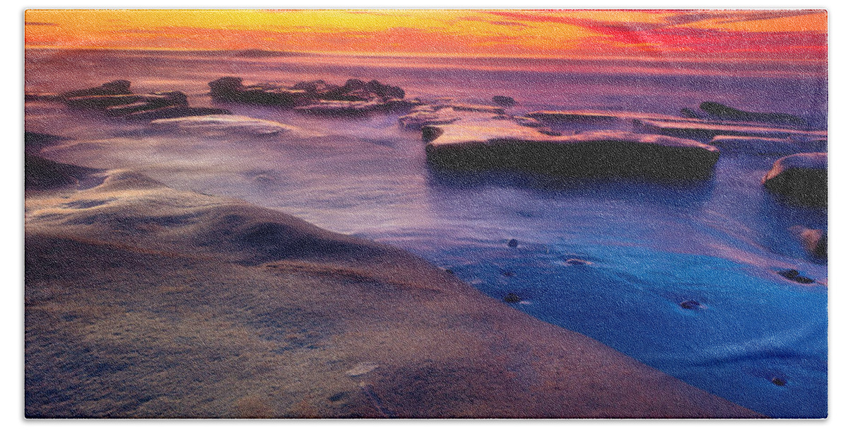Sunset Bath Towel featuring the photograph Sunset in La Jolla #2 by Ben Graham