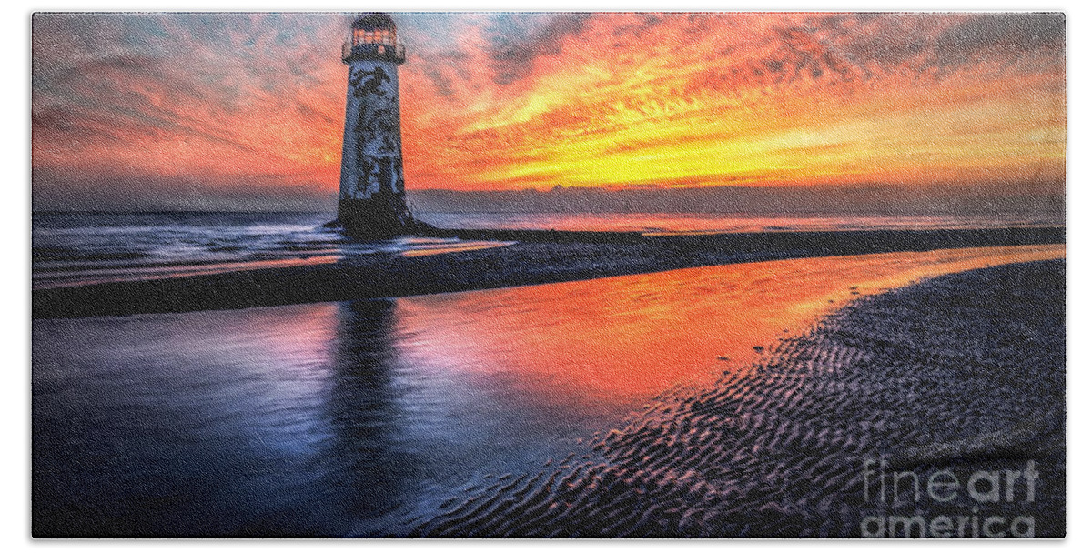 Sunset Bath Towel featuring the photograph Sunset Lighthouse #3 by Adrian Evans