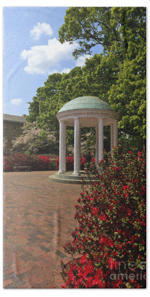 The Old Well Hand Towel featuring the photograph The Old Well at Chapel Hill #2 by Jill Lang