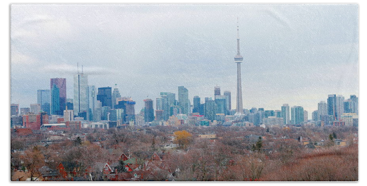 Apartment Bath Towel featuring the photograph Toronto View #2 by Valentino Visentini