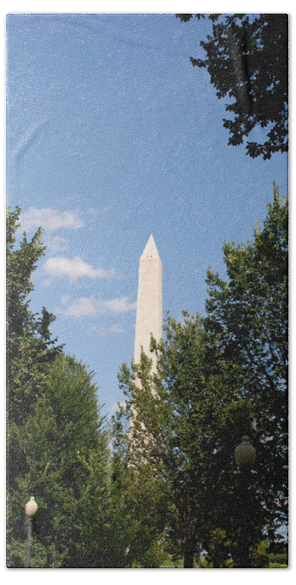 Washington Bath Towel featuring the photograph Washington Monument #2 by Kenny Glover