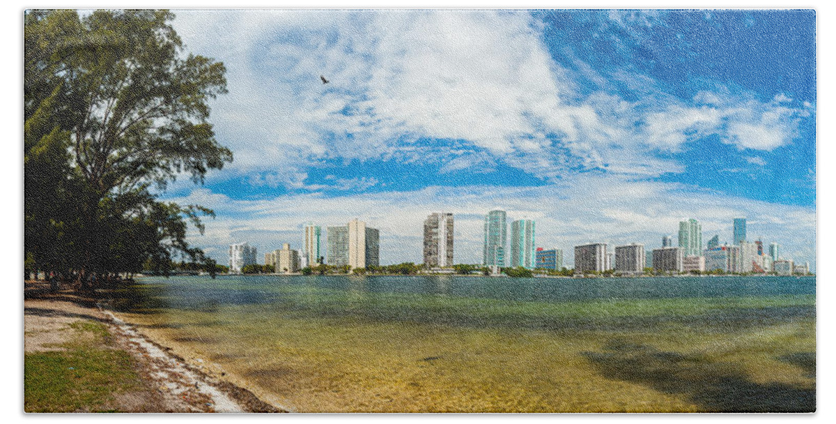Architecture Bath Towel featuring the photograph Miami Skyline by Raul Rodriguez