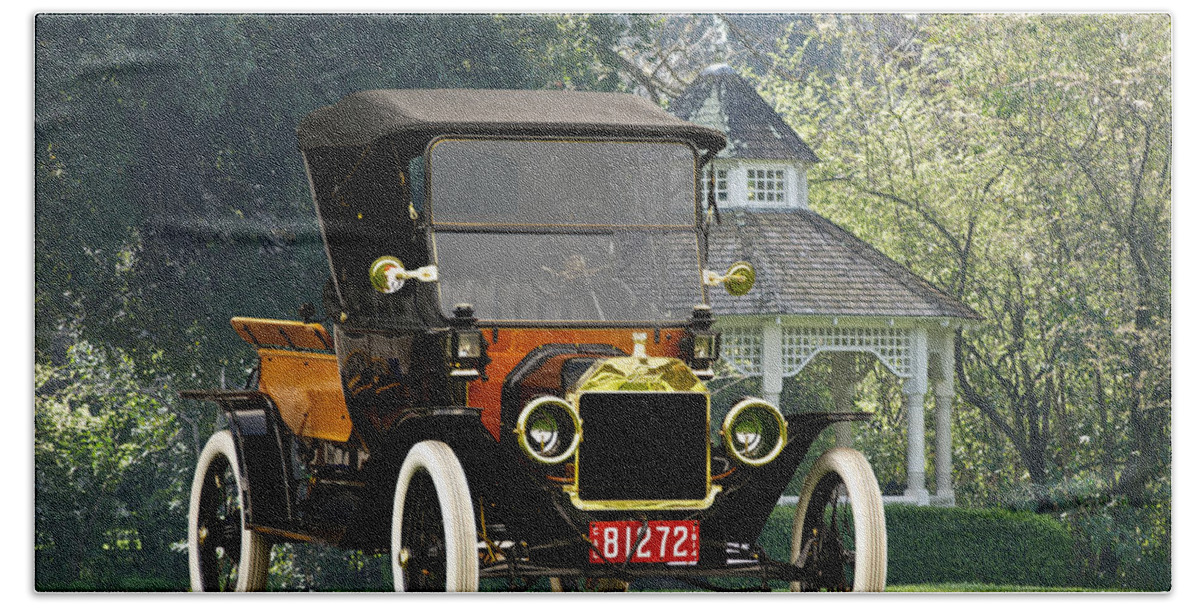 American Bath Towel featuring the photograph 1914 Model T Pick Up by Dave Koontz