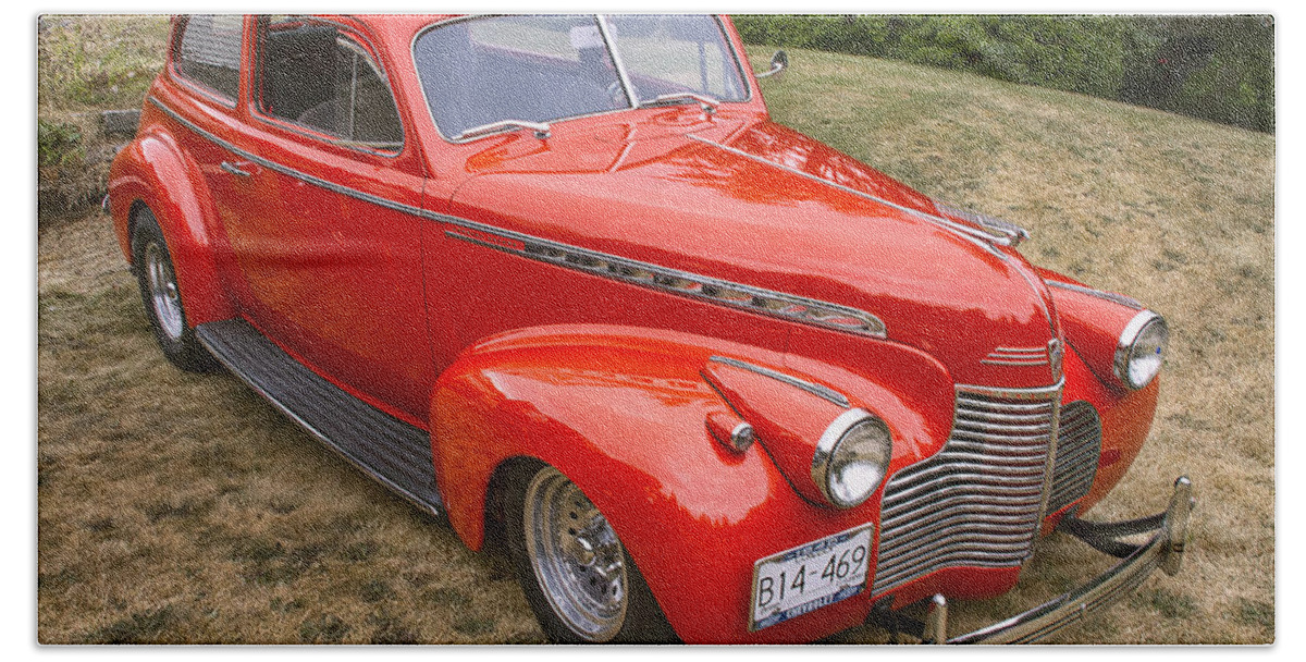 Classic Cars Bath Towel featuring the photograph 1940 Chevrolet 2 Door Sedan by Peggy Collins