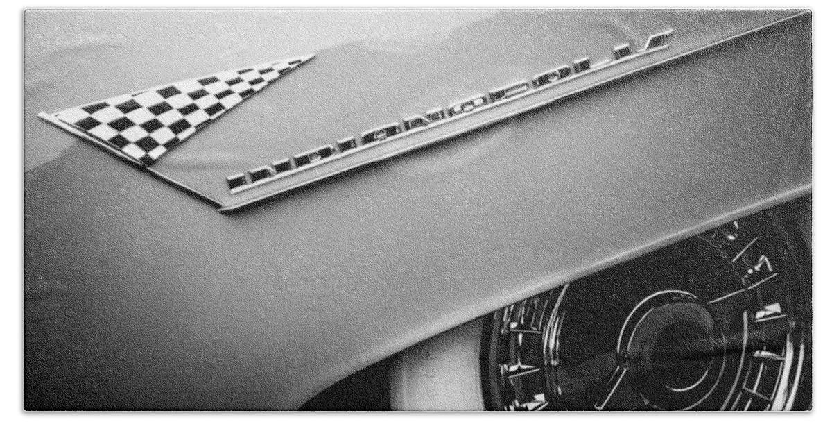 1955 Lincoln Indianapolis Boano Coupe Emblem Bath Towel featuring the photograph 1955 Lincoln Indianapolis Boano Coupe Emblem -0295bw by Jill Reger