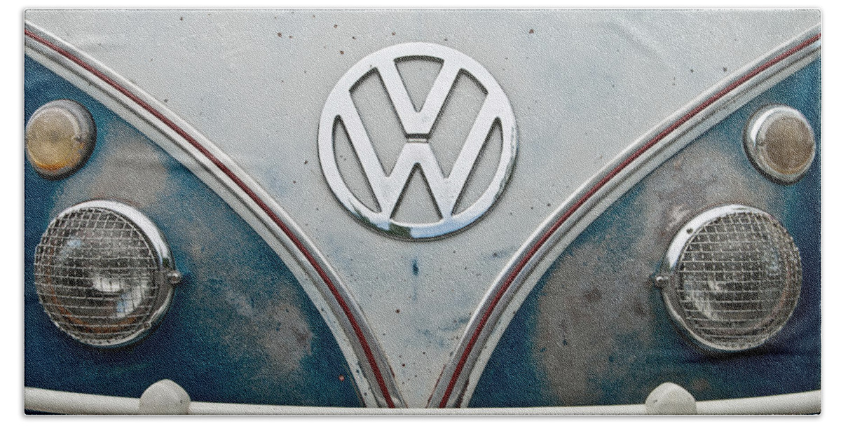 Volkswagen Bath Towel featuring the photograph 1965 VW Volkswagen Bus by Jani Freimann