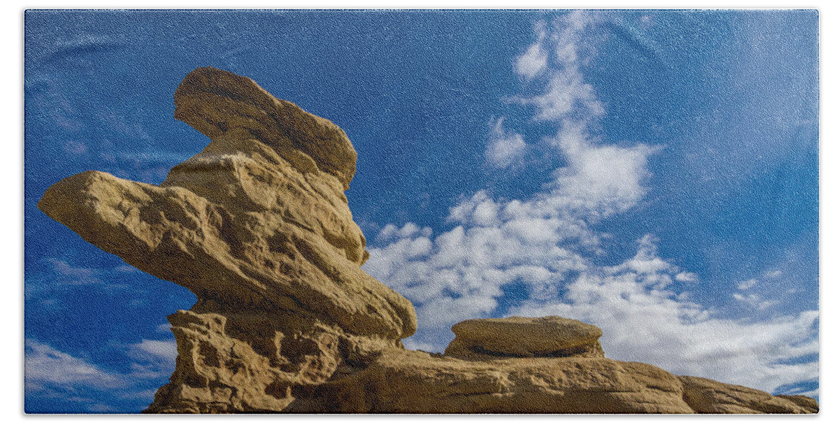Badlands Bath Towel featuring the photograph Hoodoo Rock Formations #1 by Ron Pate