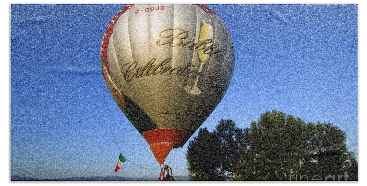 Hot Air Balloon Bath Towel featuring the photograph Hot Air Balloon, Italy #2 by Tim Holt