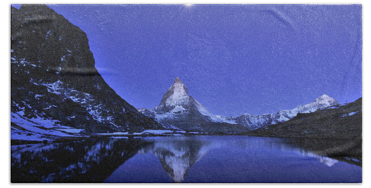 Feb0514 Bath Towel featuring the photograph The Matterhorn And Riffelsee Lake #2 by Thomas Marent