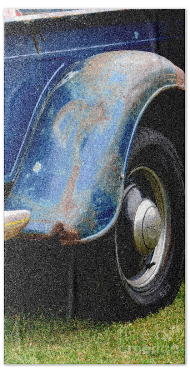 Blue Bath Towel featuring the photograph Terra Nova HS Car Show by Dean Ferreira