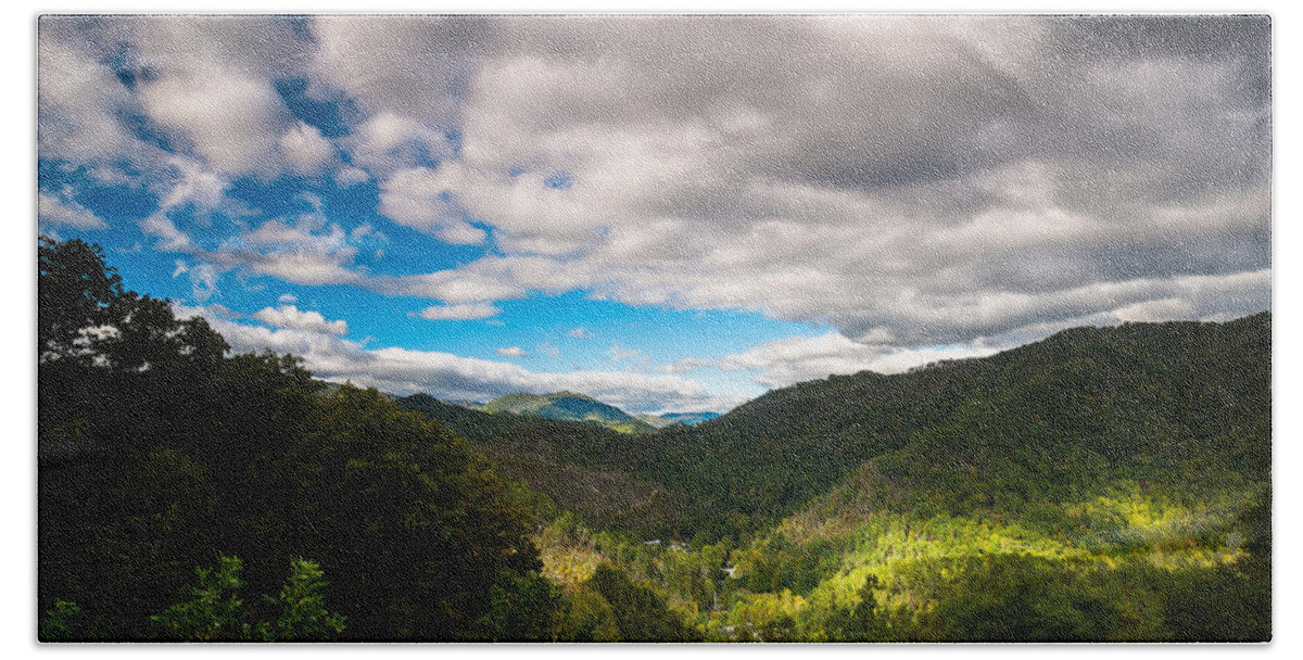 Blue Ridge Parkway Bath Towel featuring the photograph Great Smoky Mountains #3 by Raul Rodriguez