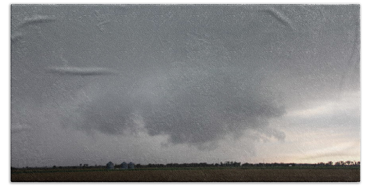 Stormscape Bath Towel featuring the photograph Strong Nebraska Supercells #8 by NebraskaSC