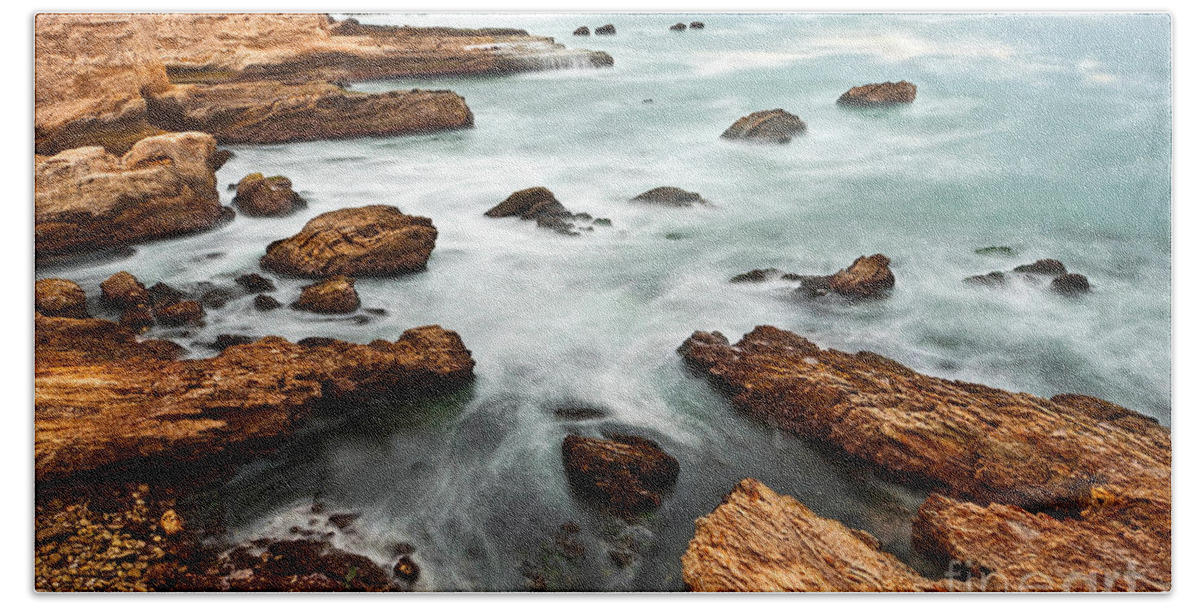Montana De Oro Bath Towel featuring the photograph The jagged rocks and cliffs of Montana de Oro State Park in California #3 by Jamie Pham