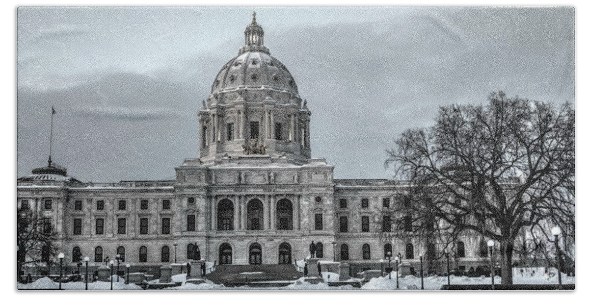 Minnesota State Capitol Bath Towel featuring the photograph Minnesota State Capitol St Paul #5 by Amanda Stadther